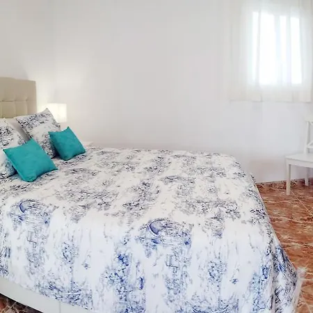Andalusian Apartment *